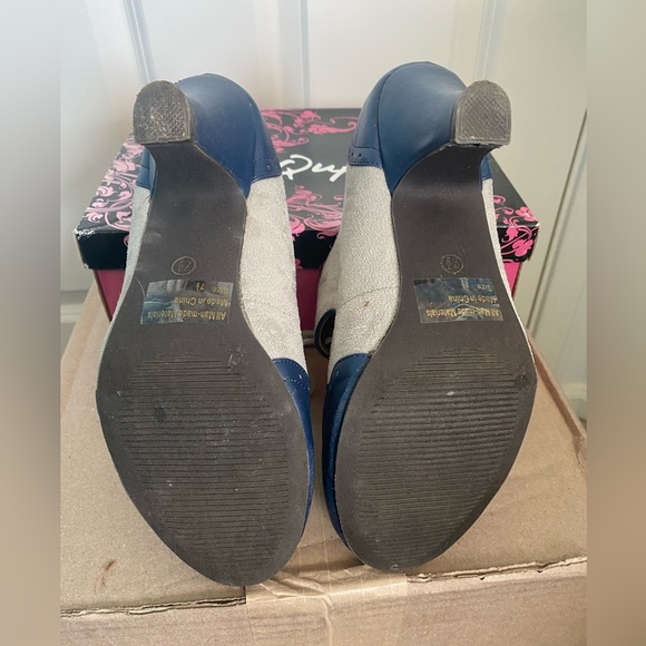 ModCloth Qupid Blue and Gray Suede Tie Up Heels, Size 7.5 - Picture 5 of 5